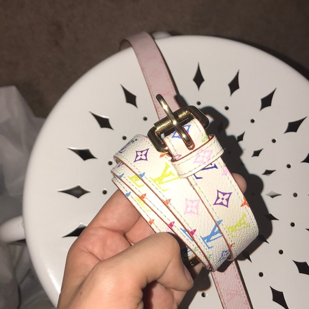 AUTHENTIC Louis Vuitton belt size 70/28